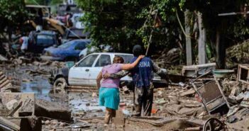 Poza Rica, Veracruz, aún en estado crítico; las calles siguen cubiertas de lodo y escombros