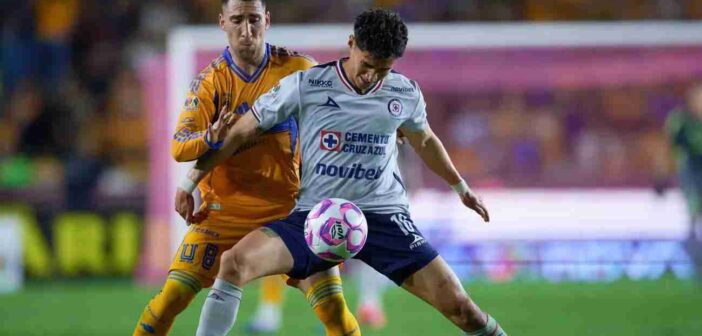 Cruz Azul, en los minutos finales, sacó un punto ante Tigres en su visita al Volcán