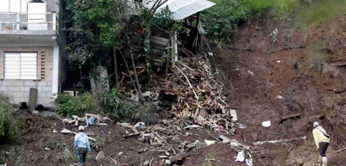Tras las lluvias, estiman daños a 100 mil viviendas en 5 estados de Mexico