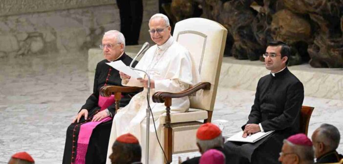 El Papa: los nuevos santos, signos luminosos de esperanza y amor